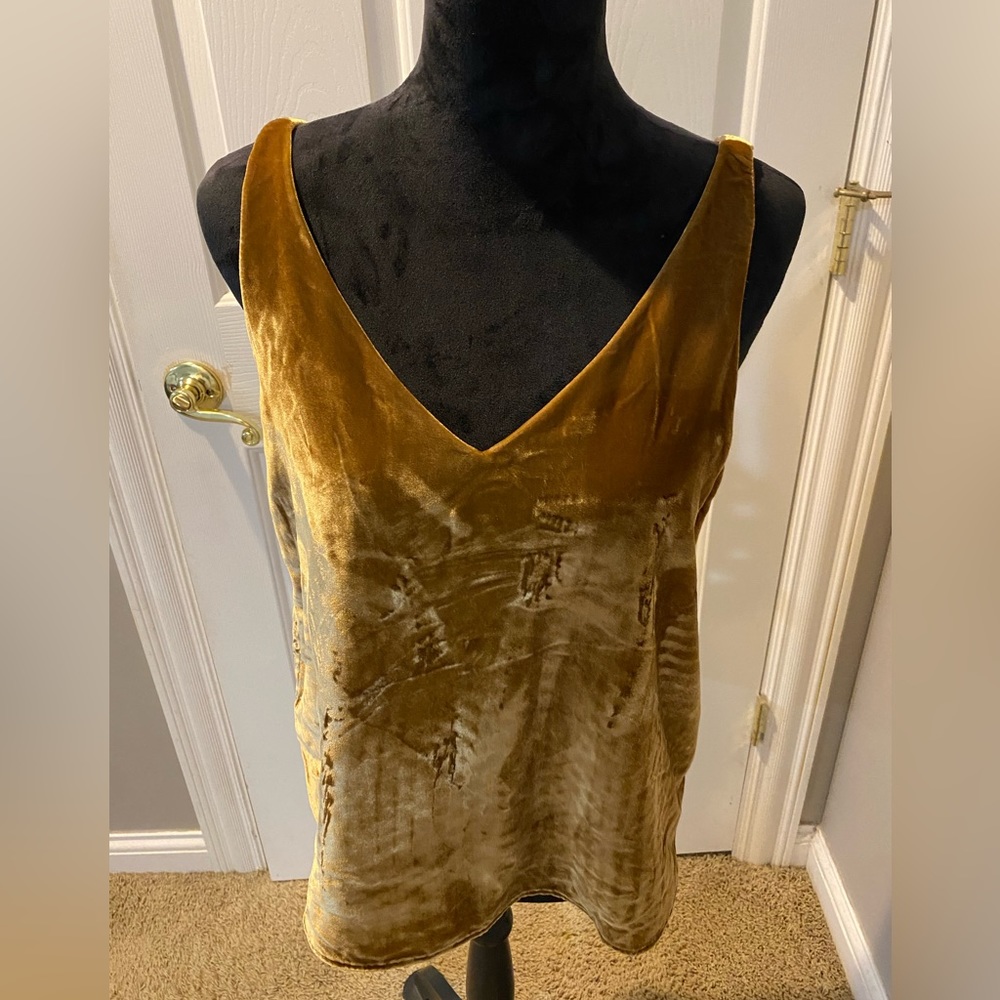 Luxuriously soft mustard yellow tank, loose in stomach